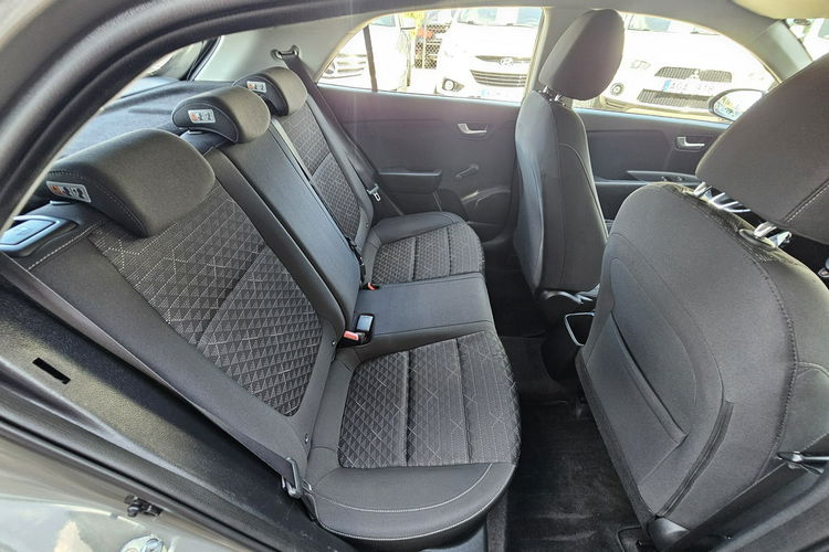 Kia Rio model 2018, grzana kierownica i fotele, asystent pasa, radar zdjęcie 27