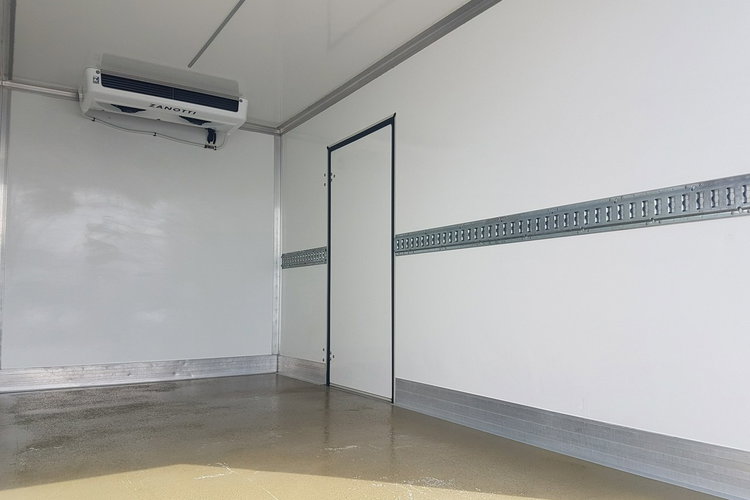 MAN TGE 3.140 VW CRAFTER 8EP CHŁODNIA AGREGAT 4.20x2.11x2.20 IZOTERMA zdjęcie 18