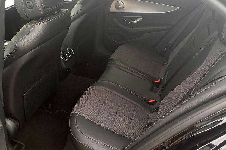 Mercedes E 220 AMG Line 195 KM zdjęcie 10
