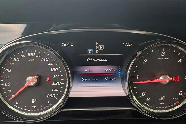 Mercedes E 220 AMG Line 195 KM zdjęcie 17