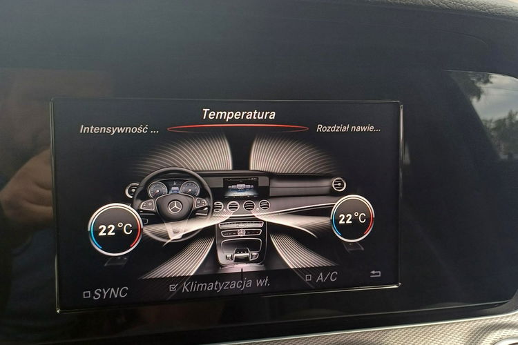 Mercedes E 220 AMG Line 195 KM zdjęcie 23