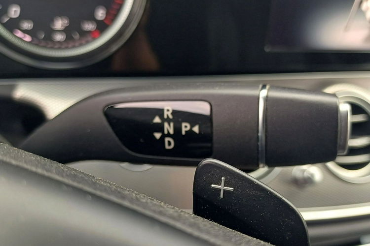 Mercedes E 220 AMG Line 195 KM zdjęcie 25