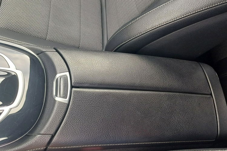 Mercedes E 220 AMG Line 195 KM zdjęcie 28