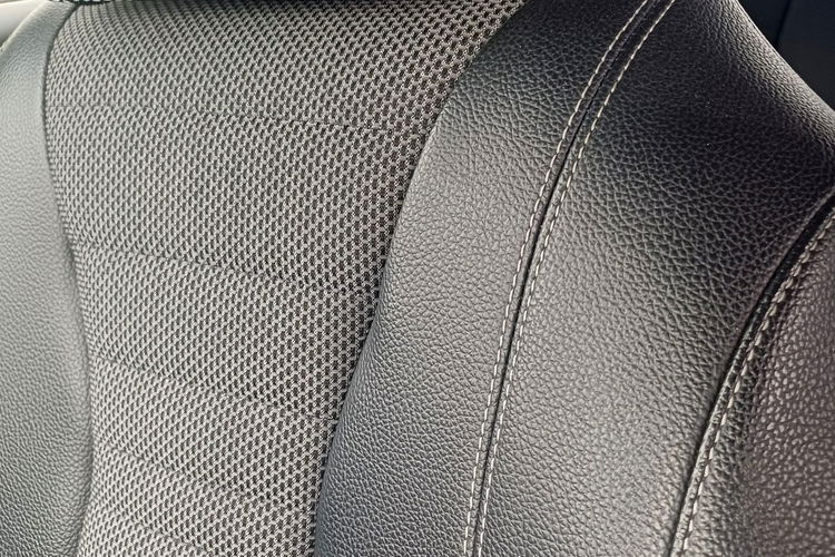 Mercedes E 220 AMG Line 195 KM zdjęcie 29