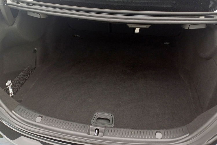 Mercedes E 220 AMG Line 195 KM zdjęcie 37
