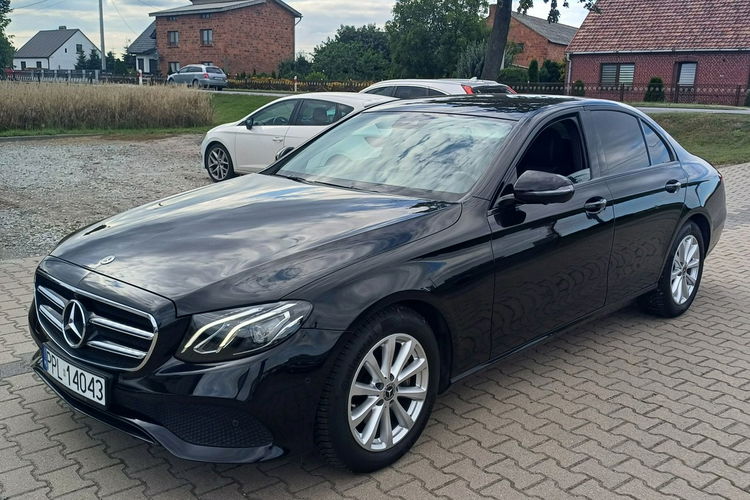 Mercedes E 220 AMG Line 195 KM zdjęcie 4