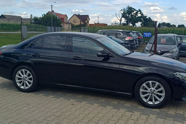Mercedes E 220 AMG Line 195 KM zdjęcie 8