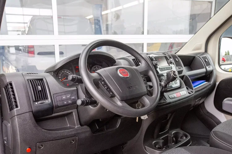 Fiat Ducato 2.3 KONTENER + WINDA zdjęcie 11
