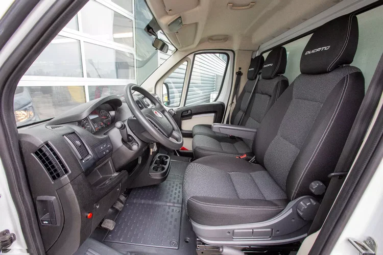 Fiat Ducato 2.3 KONTENER + WINDA zdjęcie 10