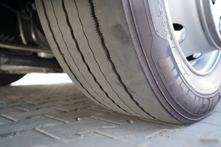 Scania R 450 / ZESTAW TANDEM 120 M3 / PRZEJAZDOWY / OŚ SKRĘTNA PODNOSZONA / 2022 ROK /  FRUEHAUF / PO ZŁOTYM KONTRAKCIE SERWISOWYM  zdjęcie 32