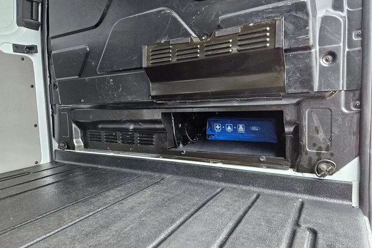 Ford transit-custom L2H1 59900zł NETTO 2.0TdCi/170KM zdjęcie 20