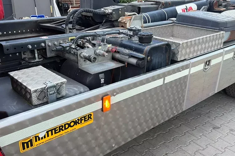 R580 v8 Hakowiec multi lift huan łamany z Niemiec idealny stan cały na poduszkach Aso scania zdjęcie 12