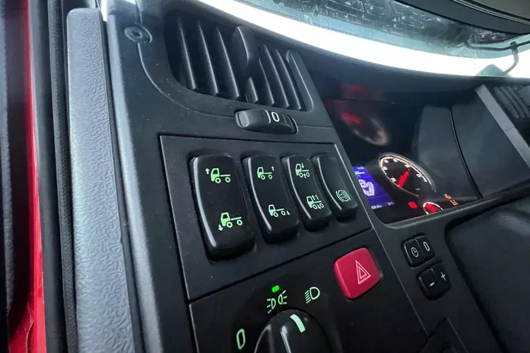 R580 v8 Hakowiec multi lift huan łamany z Niemiec idealny stan cały na poduszkach Aso scania zdjęcie 15