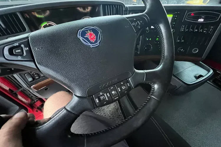 R580 v8 Hakowiec multi lift huan łamany z Niemiec idealny stan cały na poduszkach Aso scania zdjęcie 22