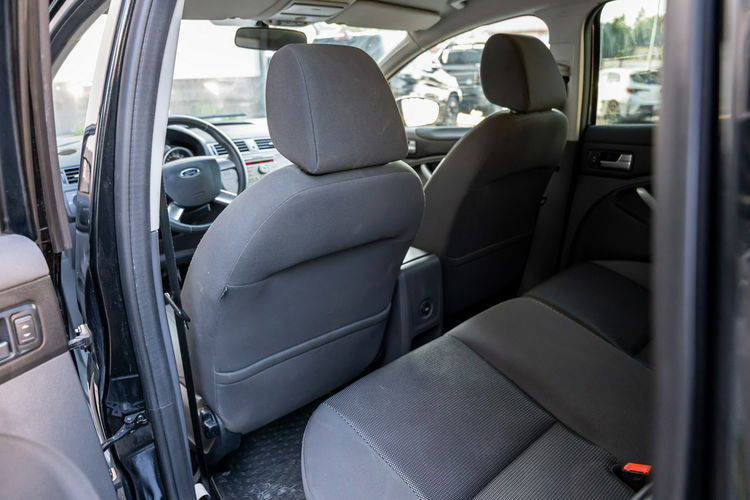 Ford Kuga 2.0 TDCi / 140KM / Niski Przebieg / Oryginał 100% / Faktura zdjęcie 36