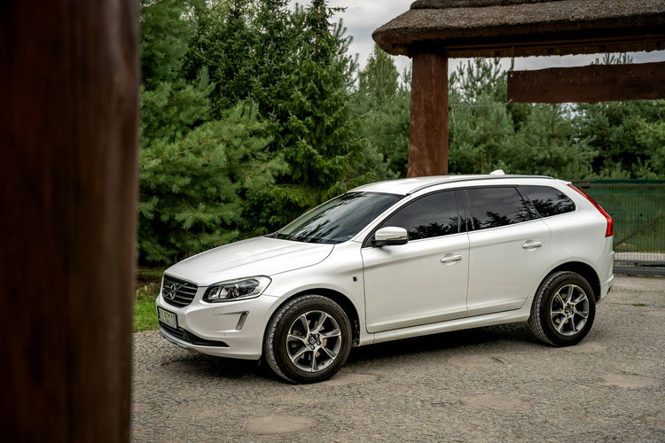 Volvo XC 60 D3 Ocean / 2.0 150KM / Bogate wyposażenie / Bezwypadkowy / FV 23% zdjęcie 3