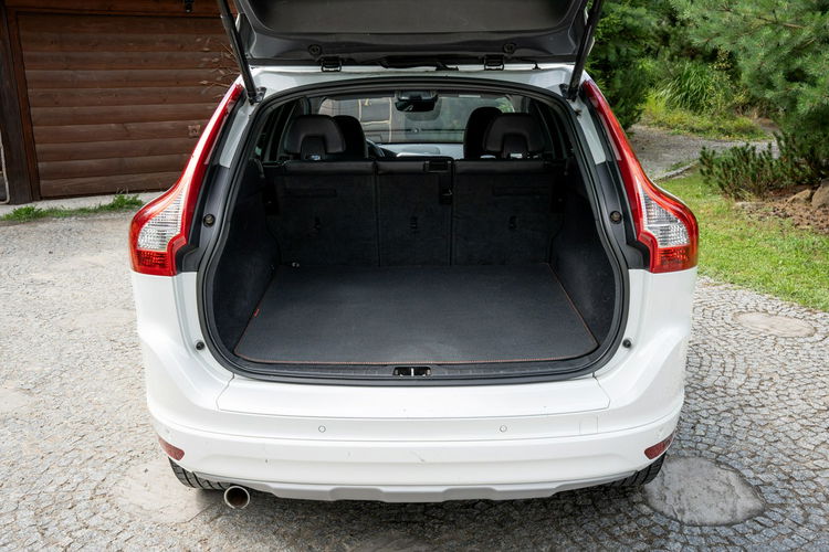 Volvo XC 60 D3 Ocean / 2.0 150KM / Bogate wyposażenie / Bezwypadkowy / FV 23% zdjęcie 33