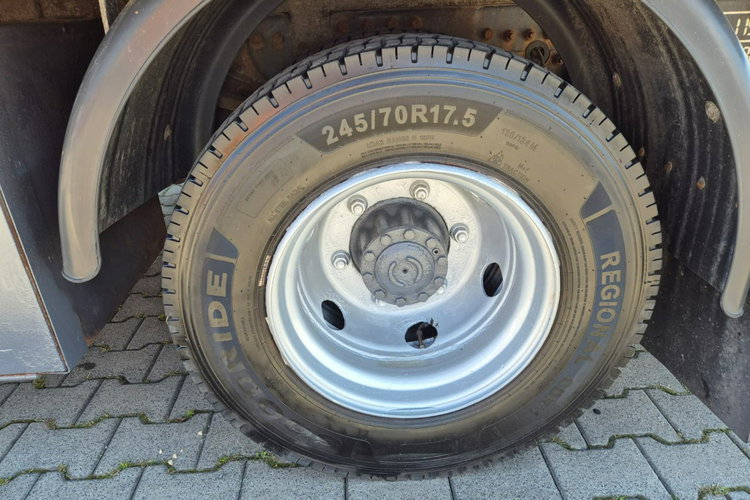 FL210 4X2 HDS FASSI Volvo FL 210 4X2 / SKRZYNIA / HDS FASSI 1T / NISKI PRZEBIEG / SUPER ST zdjęcie 16