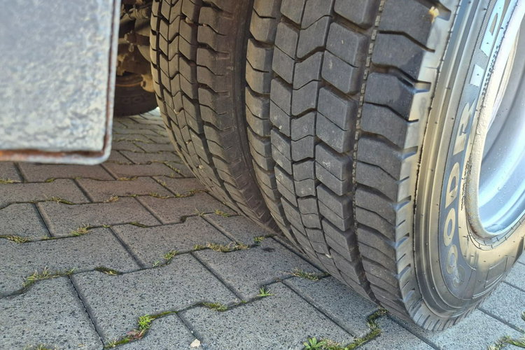 FL210 4X2 HDS FASSI Volvo FL 210 4X2 / SKRZYNIA / HDS FASSI 1T / NISKI PRZEBIEG / SUPER ST zdjęcie 17