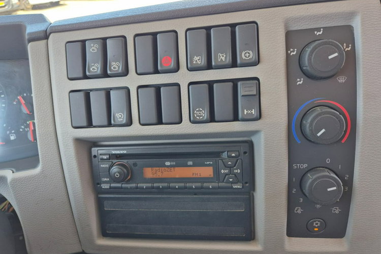 FL210 4X2 HDS FASSI Volvo FL 210 4X2 / SKRZYNIA / HDS FASSI 1T / NISKI PRZEBIEG / SUPER ST zdjęcie 25