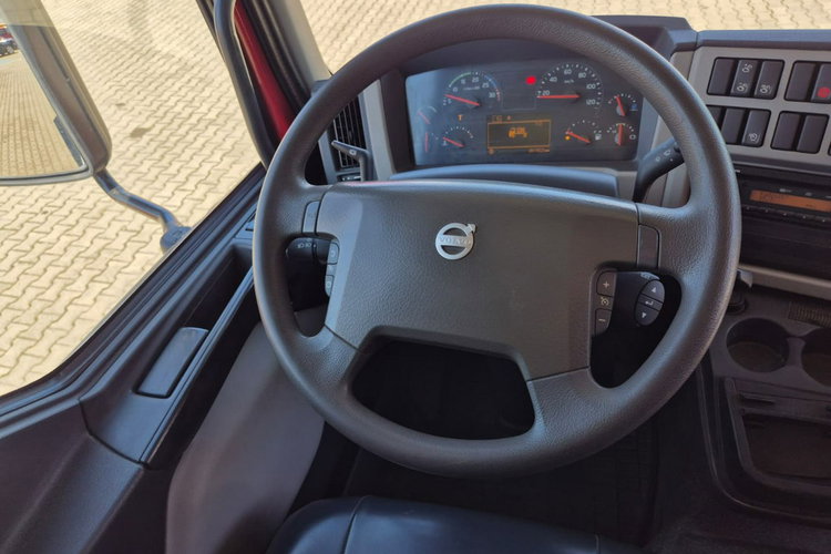 FL210 4X2 HDS FASSI Volvo FL 210 4X2 / SKRZYNIA / HDS FASSI 1T / NISKI PRZEBIEG / SUPER ST zdjęcie 27