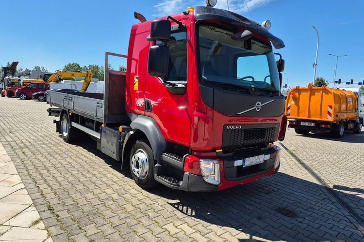 FL210 4X2 HDS FASSI Volvo FL 210 4X2 / SKRZYNIA / HDS FASSI 1T / NISKI PRZEBIEG / SUPER ST zdjęcie 4