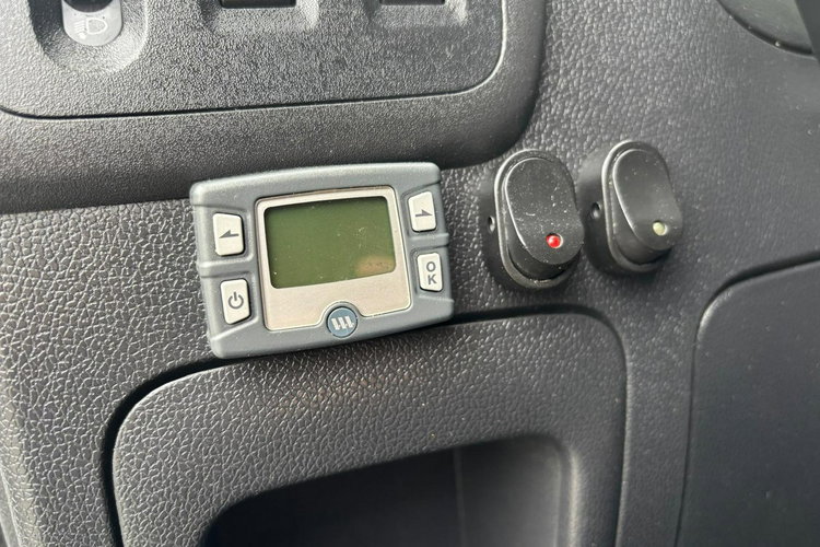 Opel Movano 2.3 130KM 2012 139 tys. km Brygadówka 7osobowy Skrzynia Webasto zdjęcie 11