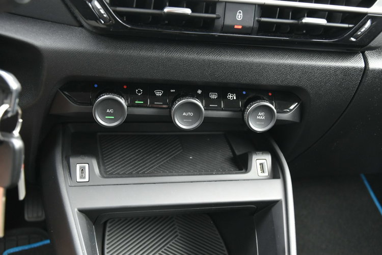 Citroen C4 1.2 PureTech 130KM 2022r. Automat Navi Kamera zdjęcie 22