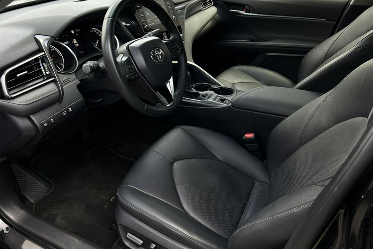 Toyota Camry 2.5 HYBRID 218KM COMFORT BUSINESS, salon Polska, gwarancja, FV23% zdjęcie 10