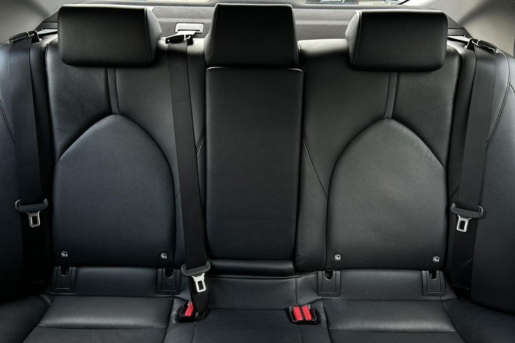 Toyota Camry 2.5 HYBRID 218KM COMFORT BUSINESS, salon Polska, gwarancja, FV23% zdjęcie 32
