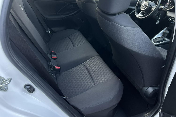 Toyota Yaris 1.5 HSD 116KM COMFORT, salon Polska, gwarancja, FV23% zdjęcie 13