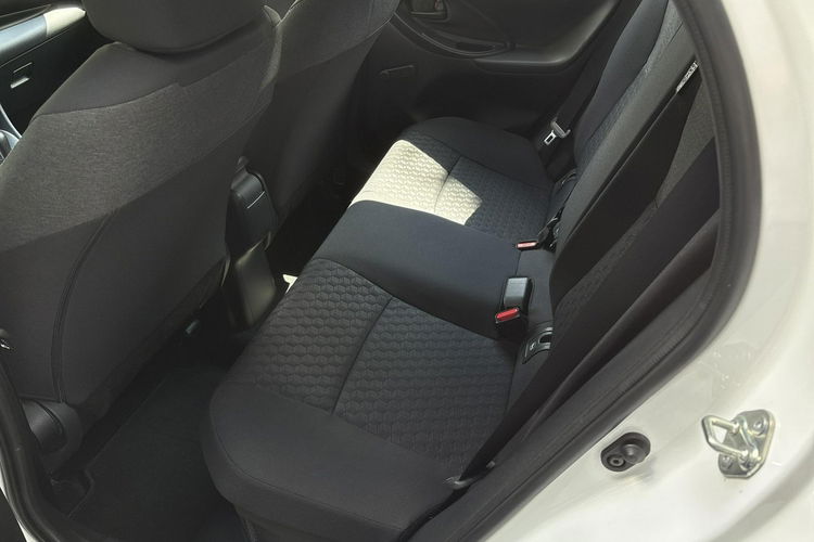 Toyota Yaris 1.5 HSD 116KM COMFORT, salon PL, gwarancja, FV23% zdjęcie 10