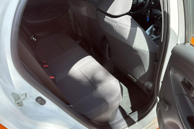 Toyota Yaris 1.5 HSD 116KM COMFORT, salon PL, gwarancja, FV23% zdjęcie 12