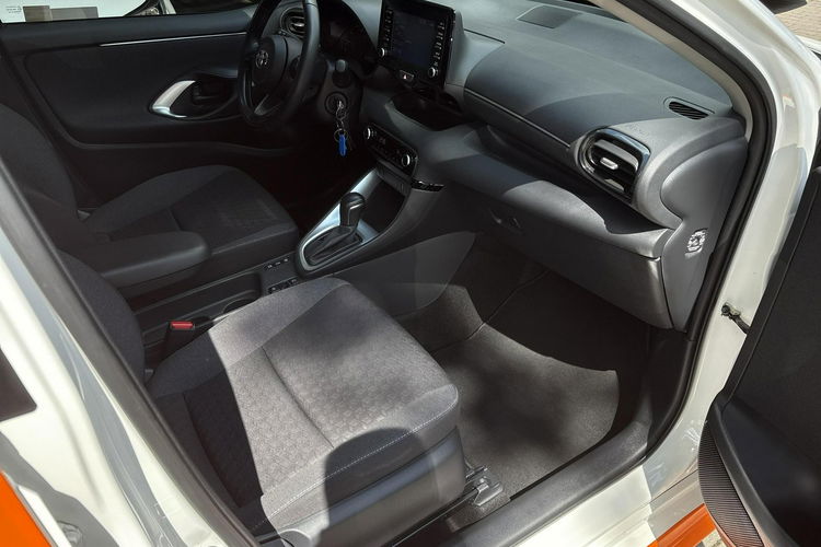 Toyota Yaris 1.5 HSD 116KM COMFORT, salon PL, gwarancja, FV23% zdjęcie 13