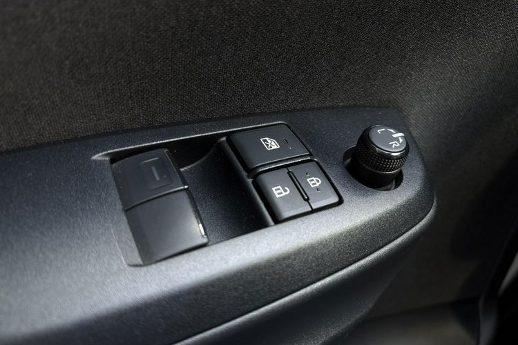 Toyota Yaris 1.5 HSD 116KM COMFORT, salon PL, gwarancja, FV23% zdjęcie 15