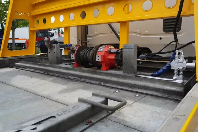 Iveco Eurocargo 160-210 / 75.000 km / Opuszczana laweta OMARS / Widelec zdjęcie 21