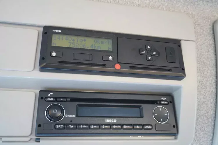 Iveco Eurocargo 160-210 / 75.000 km / Opuszczana laweta OMARS / Widelec zdjęcie 3