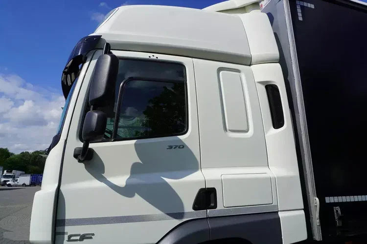 DAF CF 18.370 / Firanka 23 EPAL / Kab. sypialna zdjęcie 12