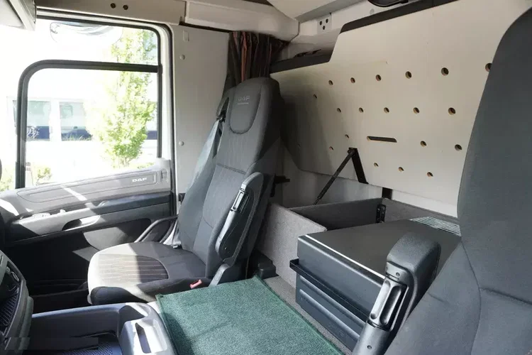 DAF CF 18.370 / Firanka 23 EPAL / Kab. sypialna zdjęcie 15