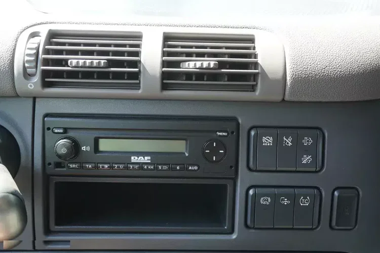 DAF CF 18.370 / Firanka 23 EPAL / Kab. sypialna zdjęcie 18