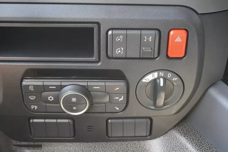 DAF CF 18.370 / Firanka 23 EPAL / Kab. sypialna zdjęcie 19