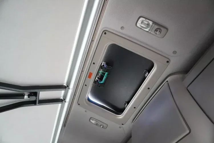 DAF CF 18.370 / Firanka 23 EPAL / Kab. sypialna zdjęcie 24