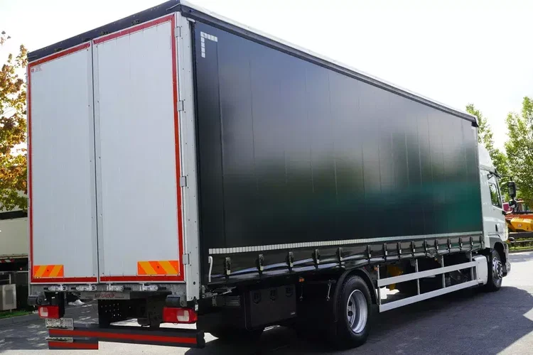 DAF CF 18.370 / Firanka 23 EPAL / Kab. sypialna zdjęcie 3