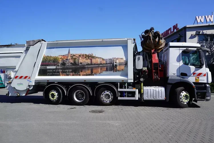 Mercedes Antos 3240 8x2 / HDS Tajfun 5 t / Zabudowa Śmieciarka Farid Industries / 3 osie skrętne zdjęcie 2