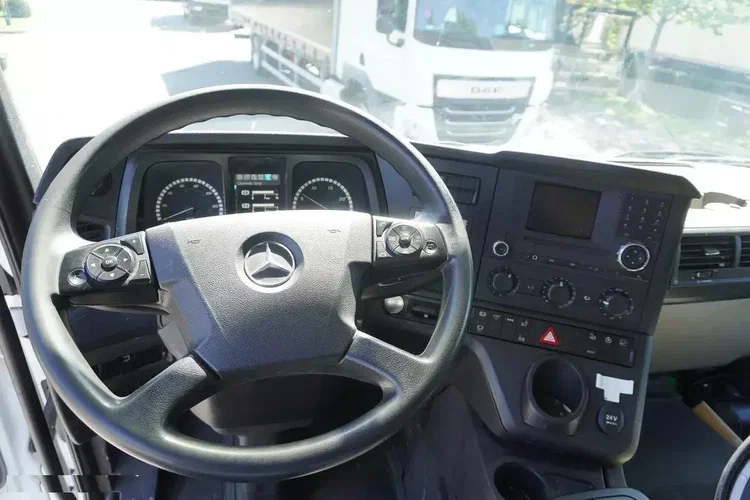 Mercedes Antos 3240 8x2 / HDS Tajfun 5 t / Zabudowa Śmieciarka Farid Industries / 3 osie skrętne zdjęcie 26