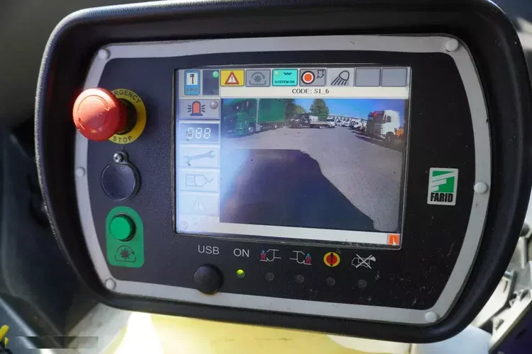 Mercedes Antos 3240 8x2 / HDS Tajfun 5 t / Zabudowa Śmieciarka Farid Industries / 3 osie skrętne zdjęcie 27