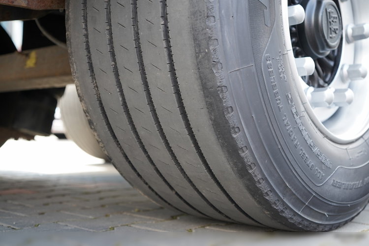 Krone FIRANKA / MEGA / 2018 / OŚ PODNOSZONA  zdjęcie 22