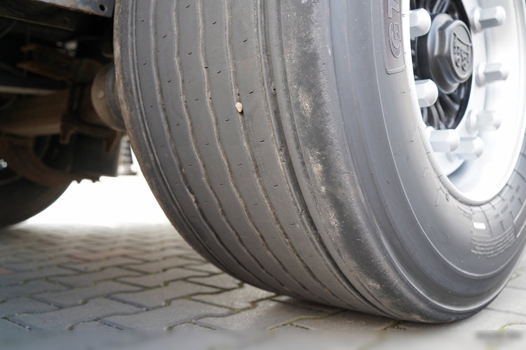 Krone FIRANKA / MEGA / 2018 / OŚ PODNOSZONA  zdjęcie 24