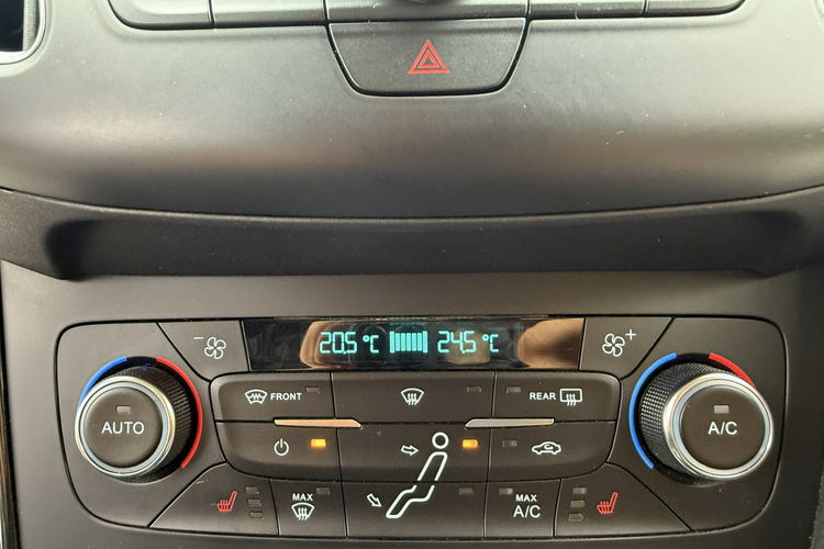 Ford Focus Bardzo zadbany - oryginalny przebieg - 100% bezwypadkowy zdjęcie 16