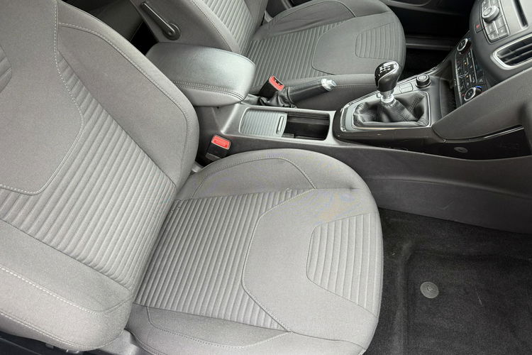 Ford Focus Bardzo zadbany - oryginalny przebieg - 100% bezwypadkowy zdjęcie 21